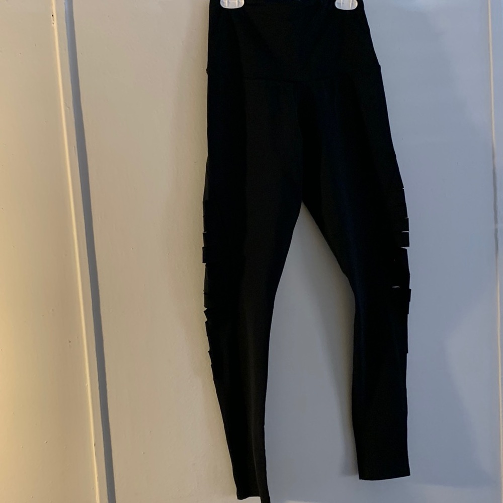Onzie flow leggings